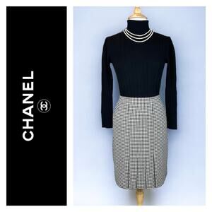 Vintage Chanel Boutique Wool Black/White Plaid Pencil Skirt Front Pleat EU 42